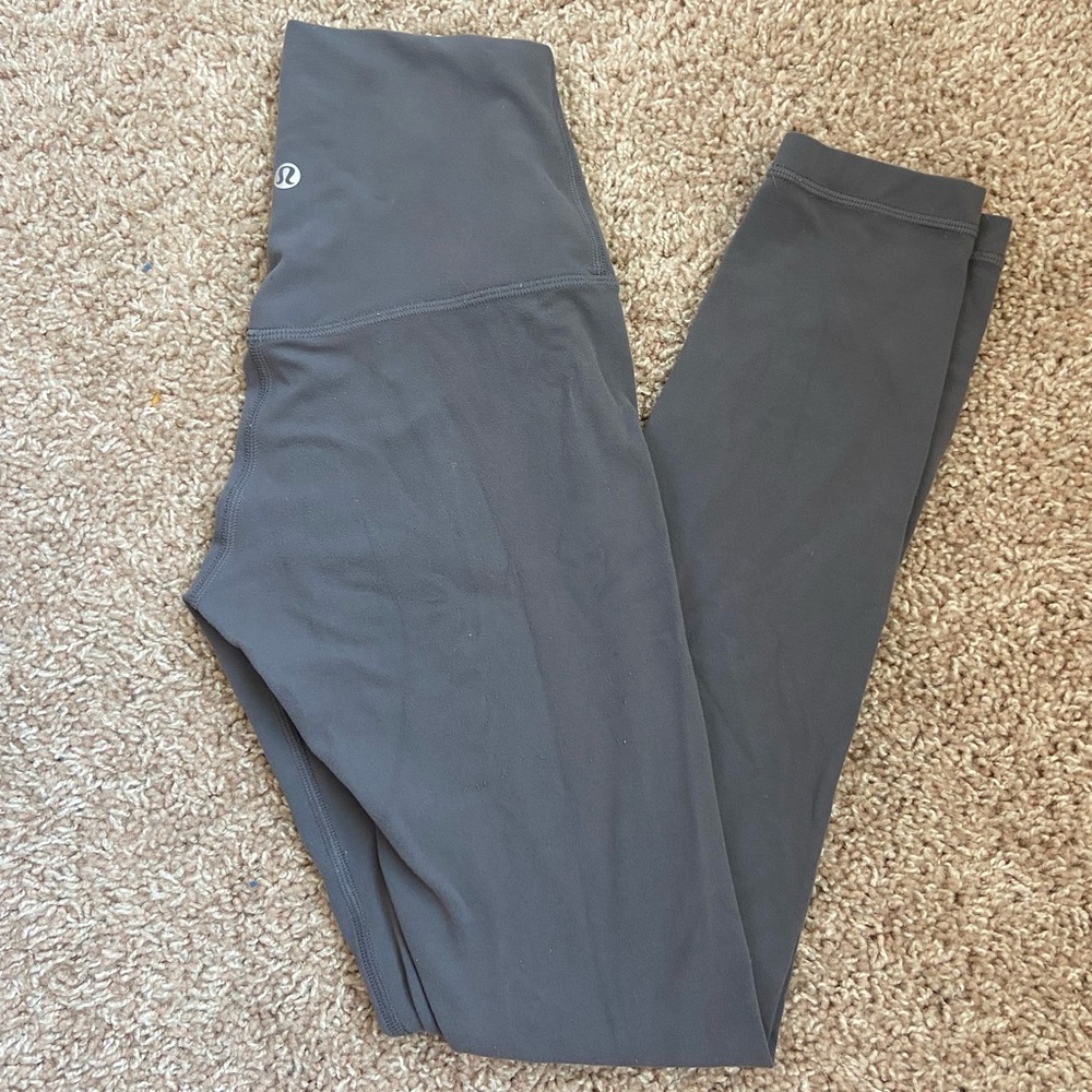 Grey Lululemon aligns